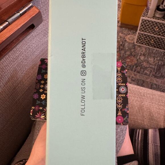 Dr. Brandt Skincare Box including Eye Gel & Wrinkle Smoothing Cream New in Box - Picture 3 of 6